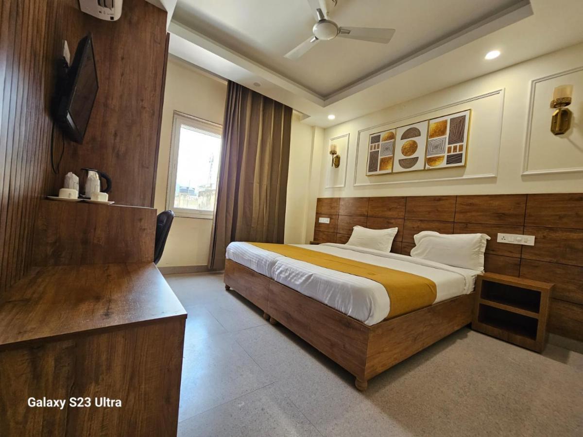 Hotel Nirvana Bliss, Behind Parmarth Niketan Rishīkesh Exterior foto