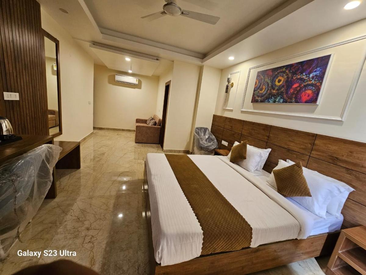 Hotel Nirvana Bliss, Behind Parmarth Niketan Rishīkesh Exterior foto
