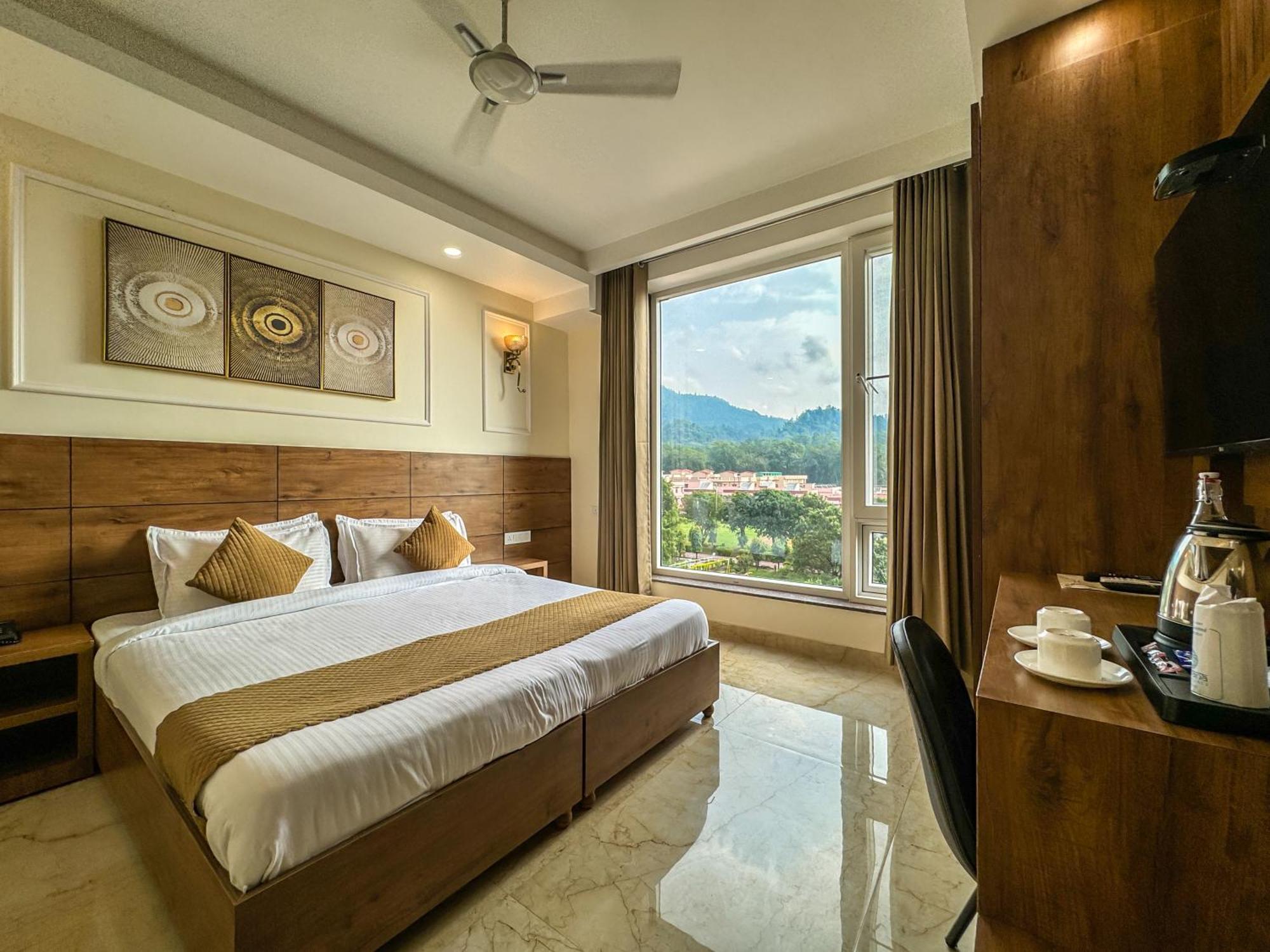 Hotel Nirvana Bliss, Behind Parmarth Niketan Rishīkesh Exterior foto