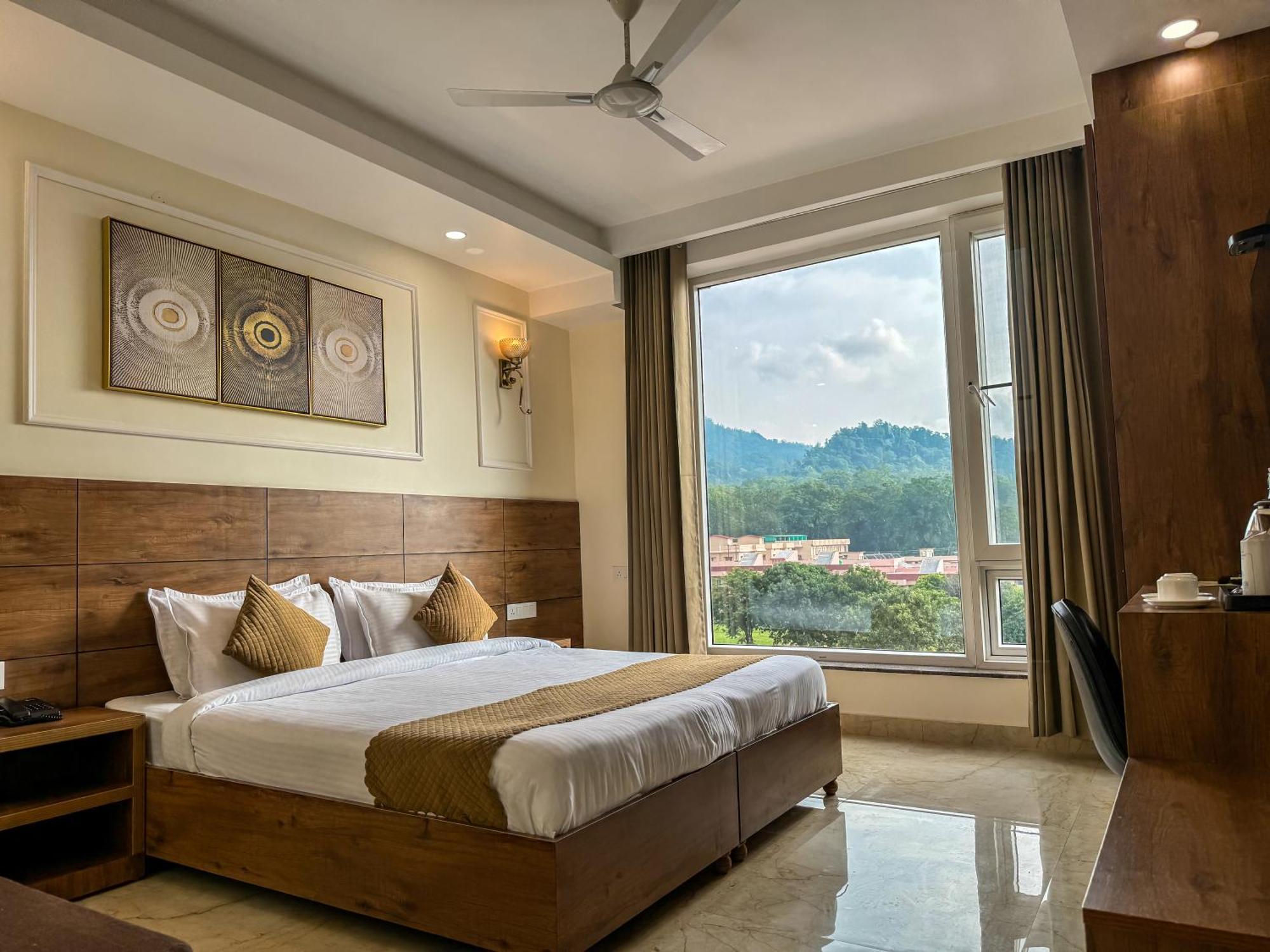 Hotel Nirvana Bliss, Behind Parmarth Niketan Rishīkesh Exterior foto