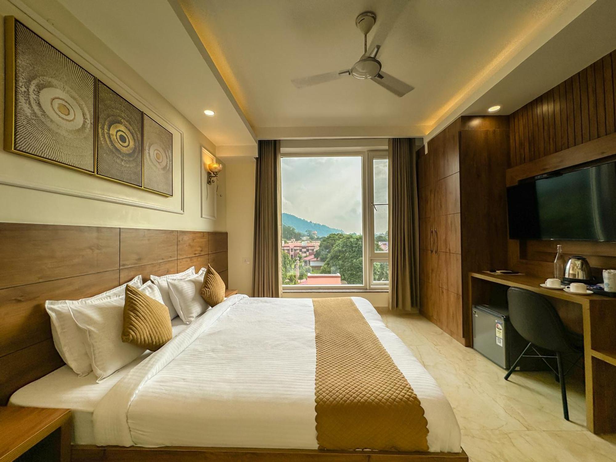 Hotel Nirvana Bliss, Behind Parmarth Niketan Rishīkesh Exterior foto