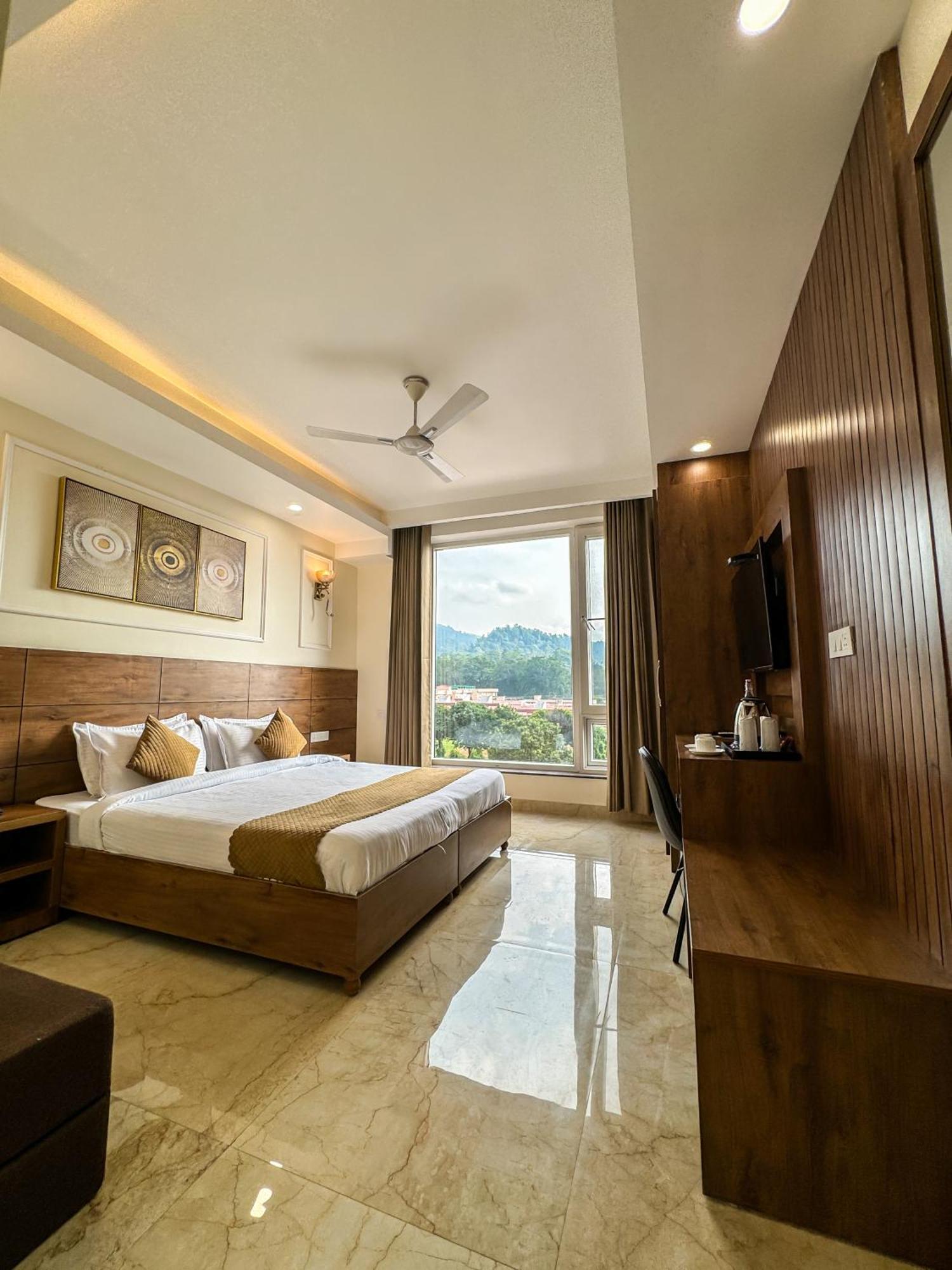 Hotel Nirvana Bliss, Behind Parmarth Niketan Rishīkesh Exterior foto